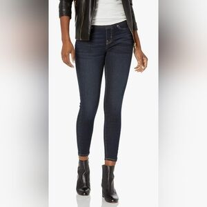 Levi's Totally Shaping Pull-on Skinny Jeans Size 2 NEW